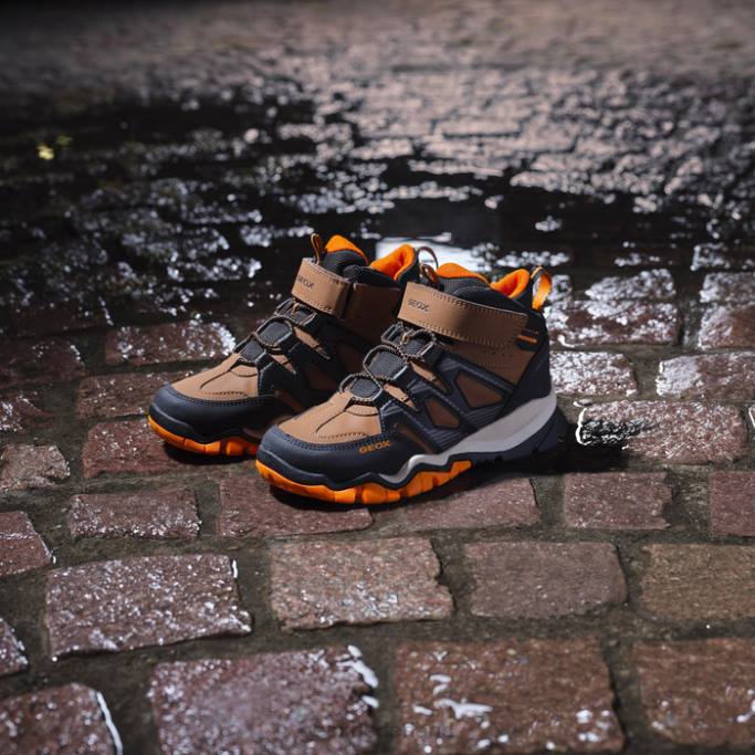 Geox montrack abx jongen 282Z1273 Het is bruin/zwart