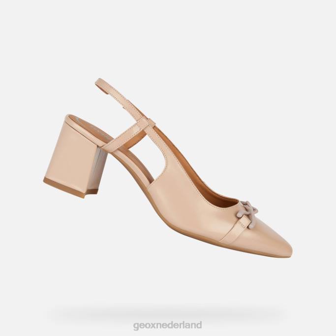 Geox grote vrouw 282Z327 naakt