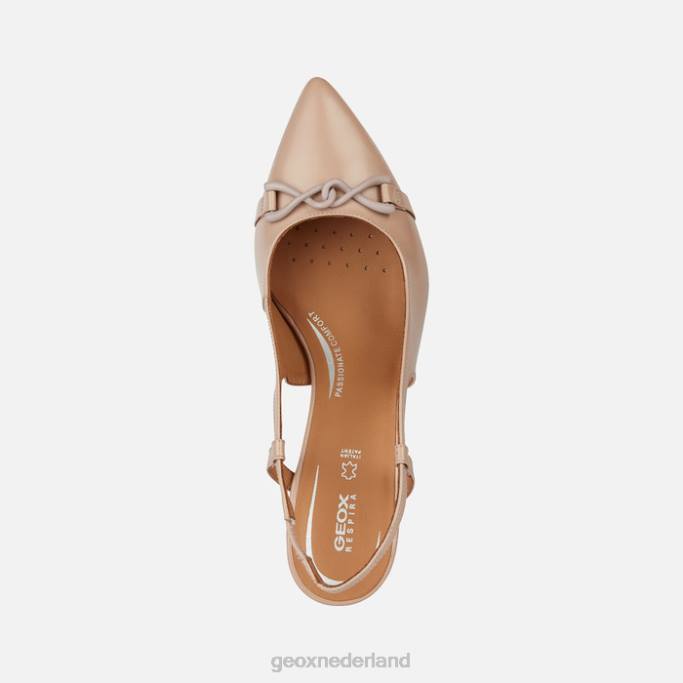 Geox grote vrouw 282Z327 naakt